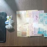 PM apreende drogas e prende suspeito de tráfico em Carlópolis