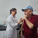 Vacinação contra gripe e Covid-19 ajuda a prevenir infarto e AVC