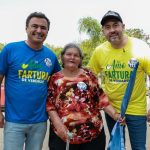Maurício Neves percorre municípios da região com caminhadas e adesivaço